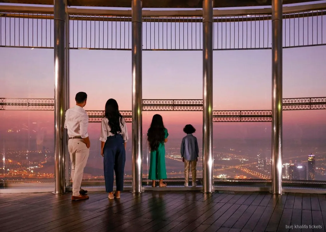 Vista panoramica dello skyline incluso nei biglietti Burj Khalifa Livelli 124 e 125