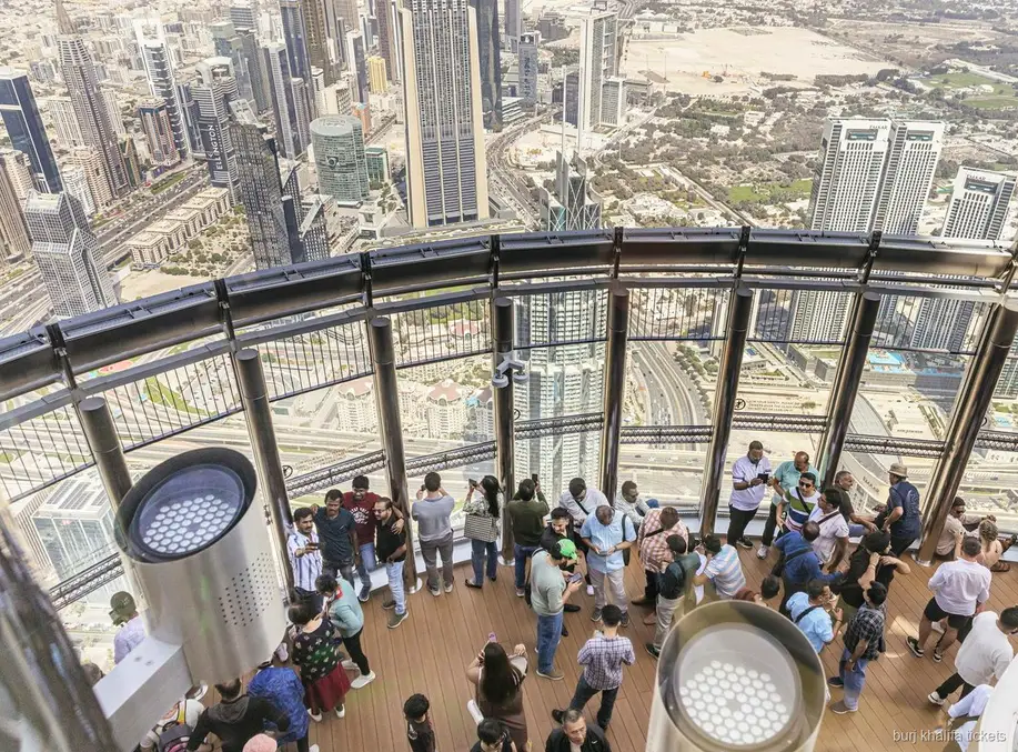 Vue depuis la plateforme d'observation SKY niveau 148 du Burj Khalifa