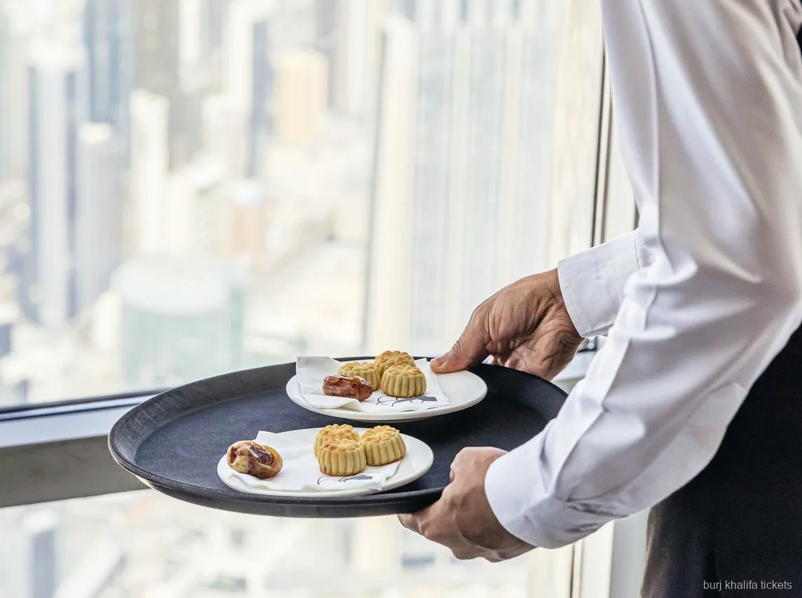 Interactieve stations inbegrepen bij het Burj Khalifa SKY niveau 148 ticket