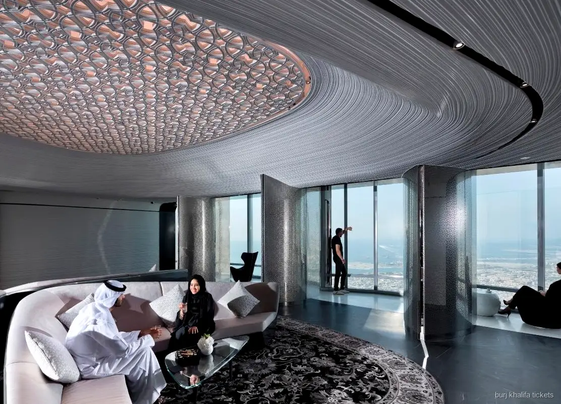 Tobogán de cristal en Sky Views Dubai, un extra opcional en la entrada combinada del Burj Khalifa