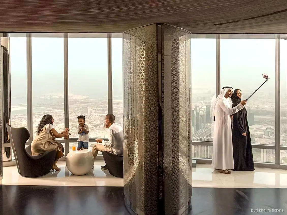Usługa odbioru i powrotu wliczona w bilet na Burj Khalifa z transferem SUV