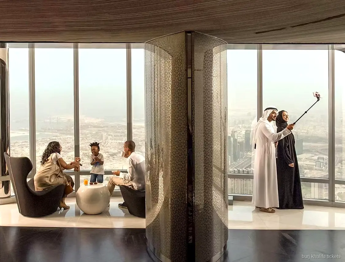 Service de prise en charge et de dépose inclus avec le billet transfert SUV Burj Khalifa